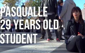 Video: Dùng một từ để tả vụ khủng bố, người dân Paris nói gì?